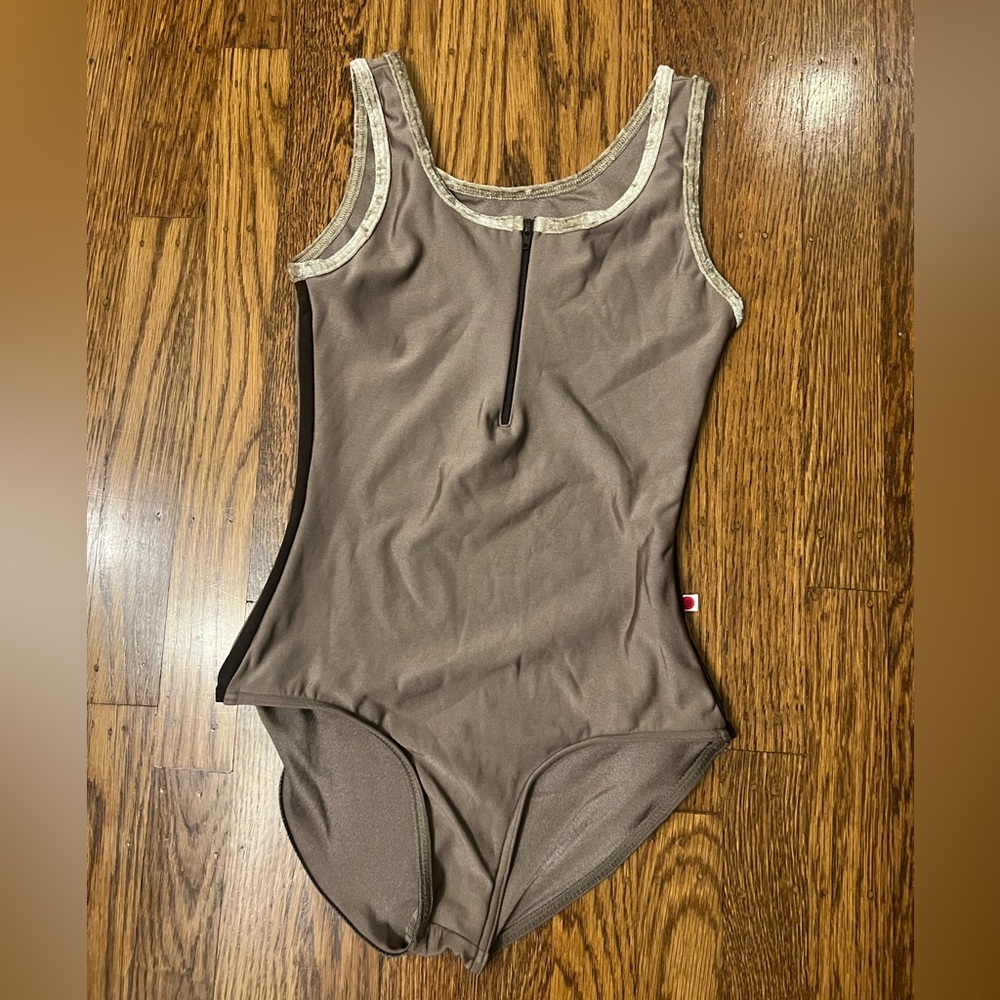 Yumiko Cora leotard